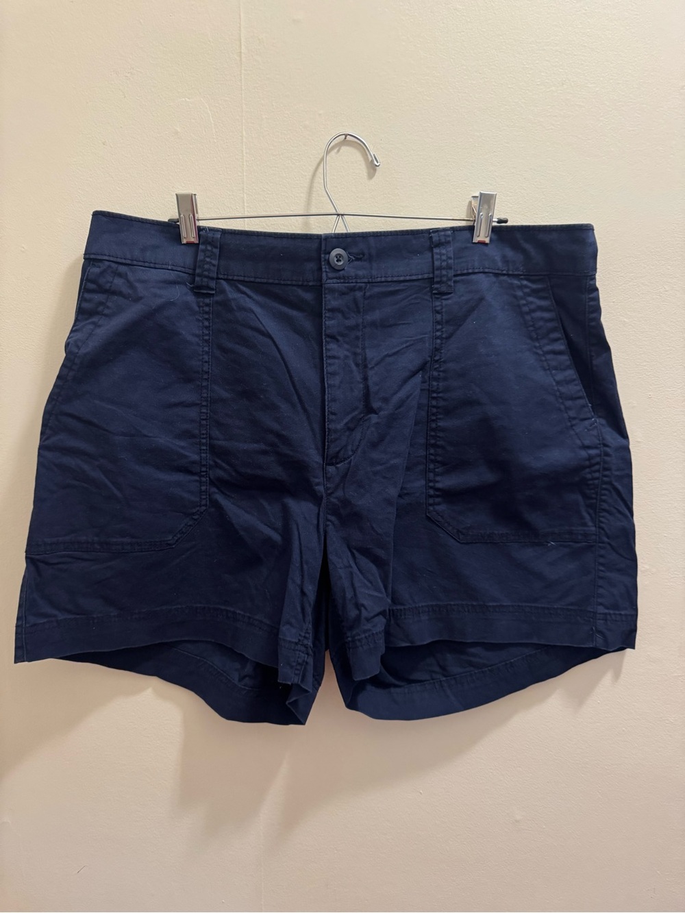 Old Navy women’s XL Navy High rise OG chino Shorts